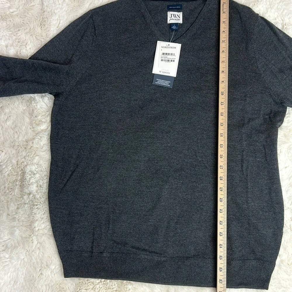 NWT John W. Nordstrom 100% Italian Merino Extrafine Wool V-Neck Gray Sweater